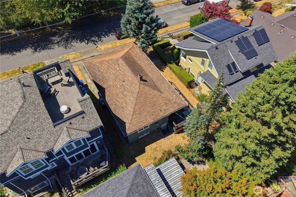 2204 3rd Avenue W Seattle WA 98119