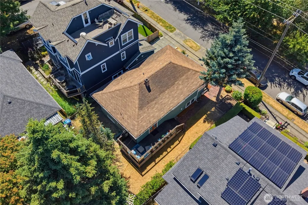 2204 3rd Avenue W Seattle WA 98119
