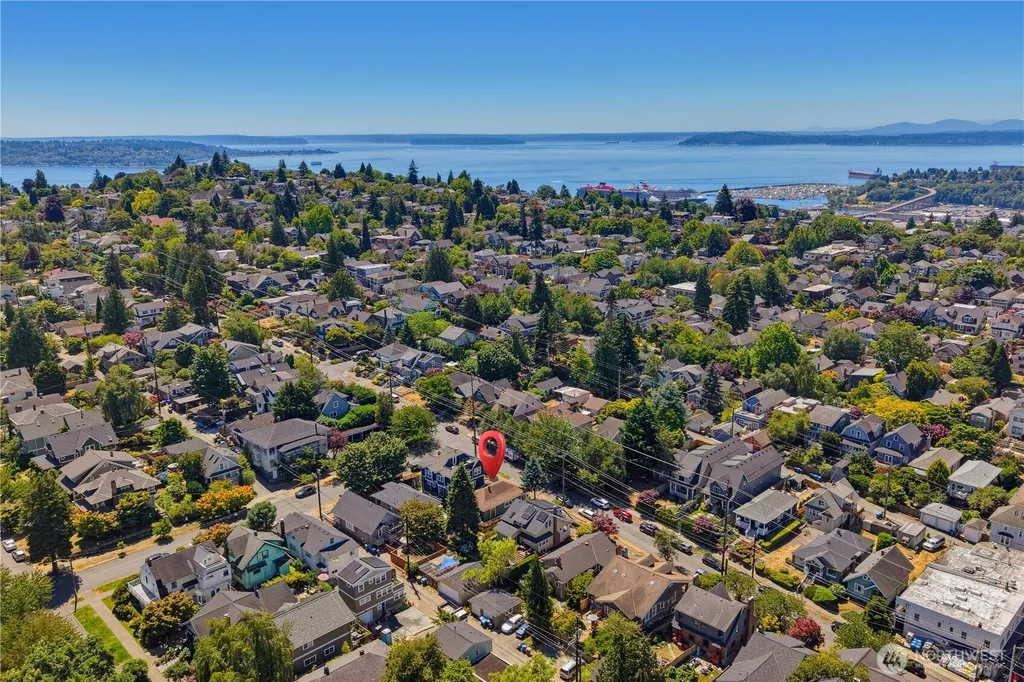 2204 3rd Avenue W Seattle WA 98119