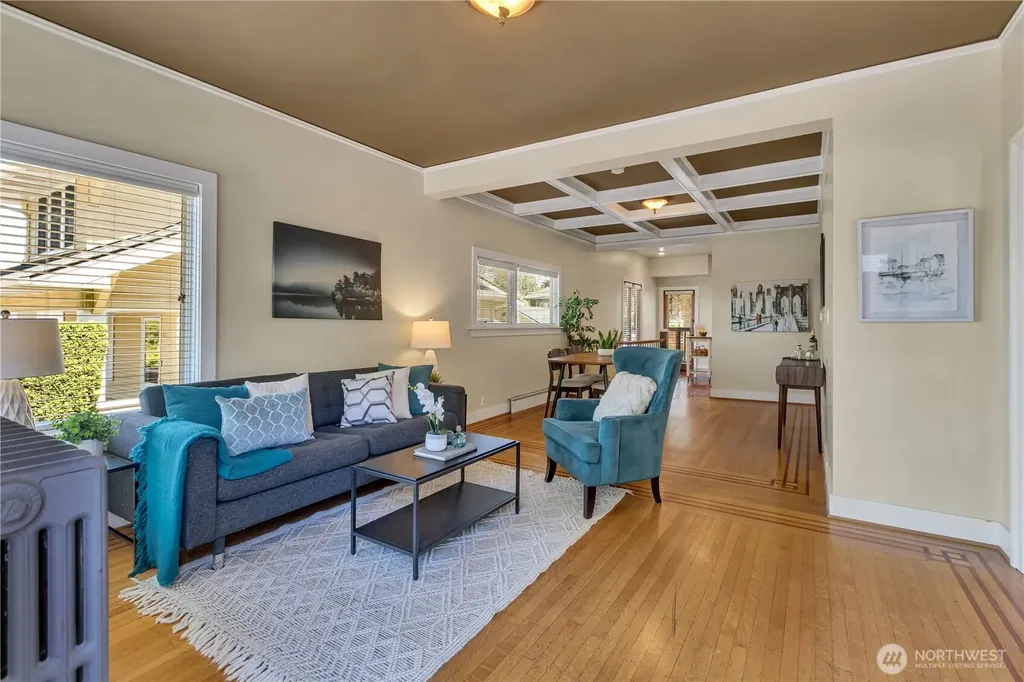 2204 3rd Avenue W Seattle WA 98119
