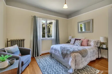 2204 3rd Avenue W Seattle WA 98119