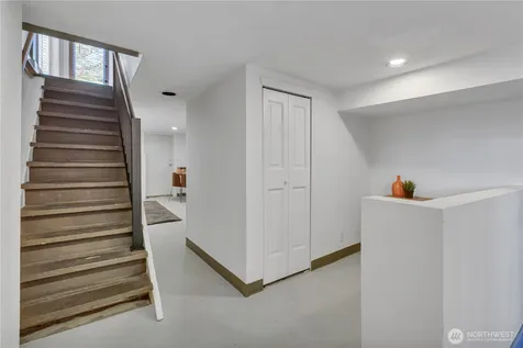 2204 3rd Avenue W Seattle WA 98119
