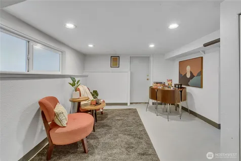 2204 3rd Avenue W Seattle WA 98119