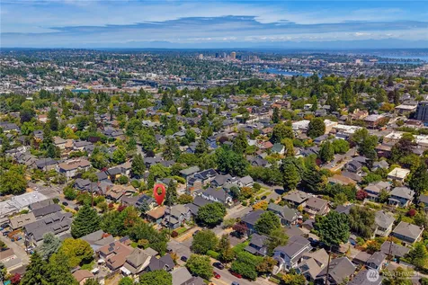 2204 3rd Avenue W Seattle WA 98119