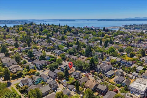 2204 3rd Avenue W Seattle WA 98119