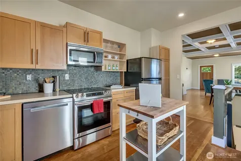 2204 3rd Avenue W Seattle WA 98119