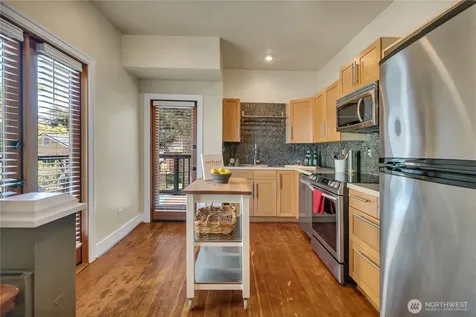 2204 3rd Avenue W Seattle WA 98119