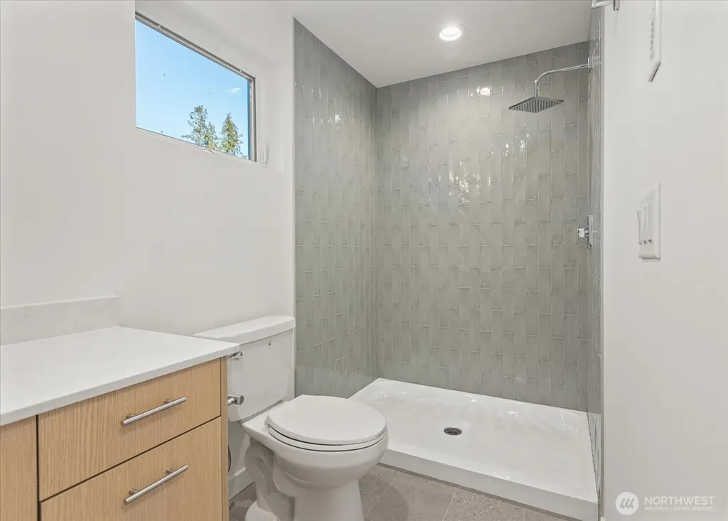 10746 Interlake Avenue N Seattle WA 98133