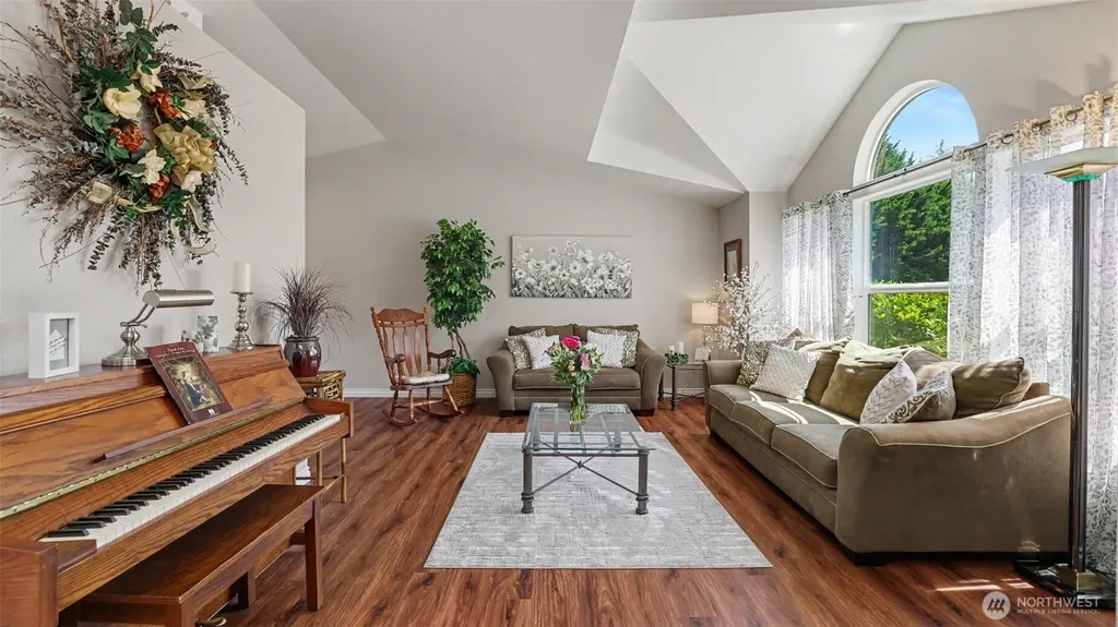 15532 156th Court SE Renton WA 98058