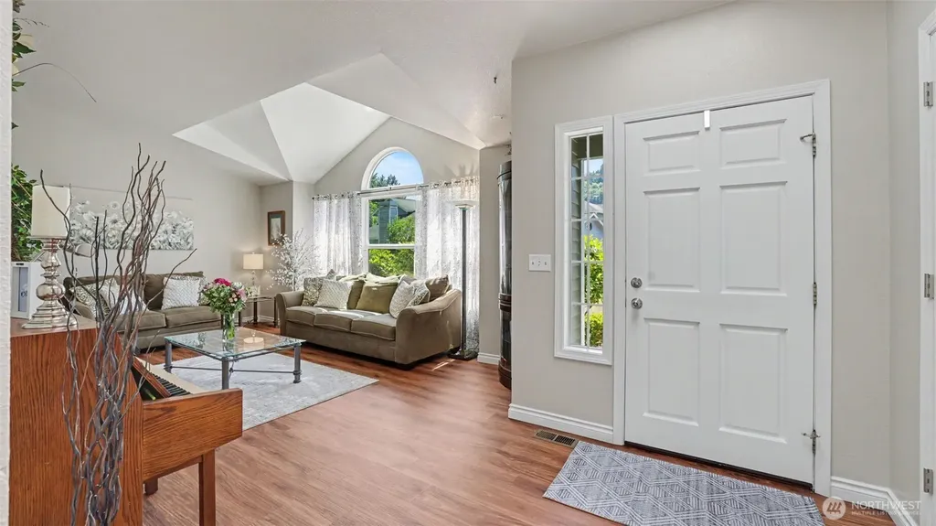 15532 156th Court SE Renton WA 98058