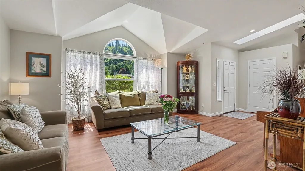 15532 156th Court SE Renton WA 98058