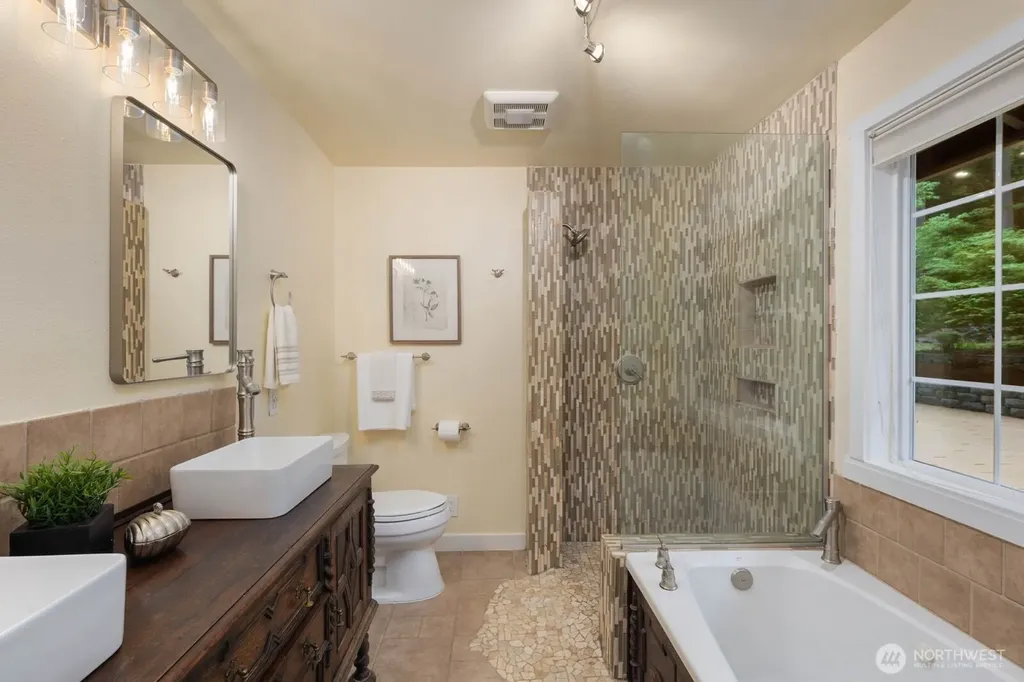 16464 239th Avenue SE Issaquah WA 98027