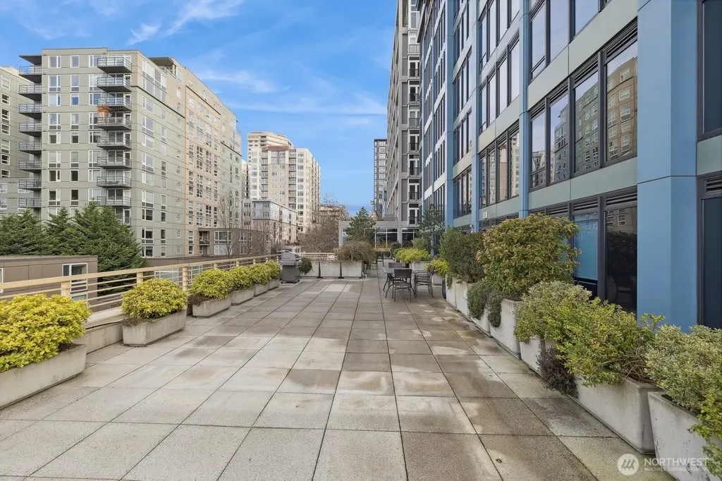 2716 Elliott Avenue Seattle WA 98121