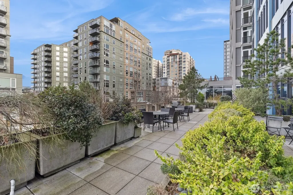 2716 Elliott Avenue Seattle WA 98121