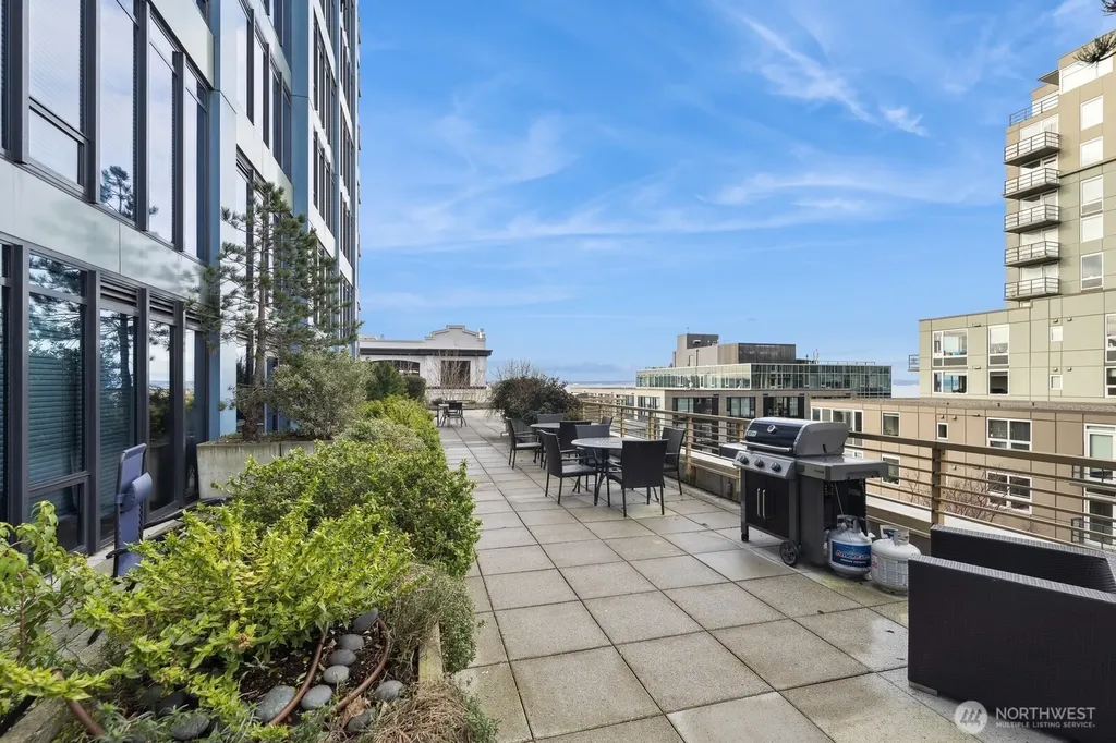 2716 Elliott Avenue Seattle WA 98121