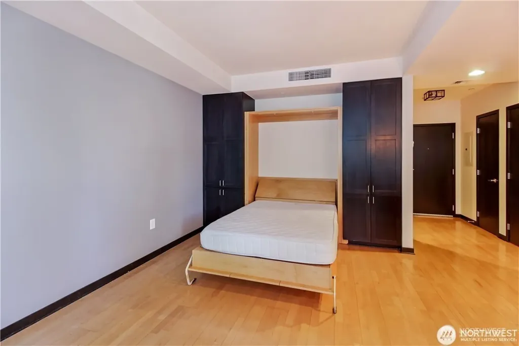 2716 Elliott Avenue Seattle WA 98121