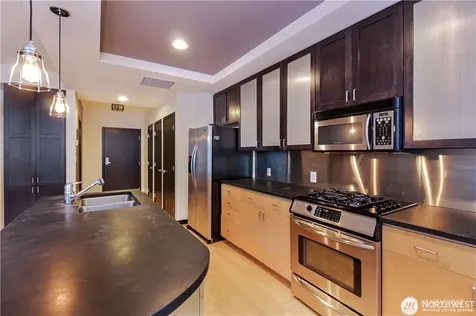 2716 Elliott Avenue Seattle WA 98121