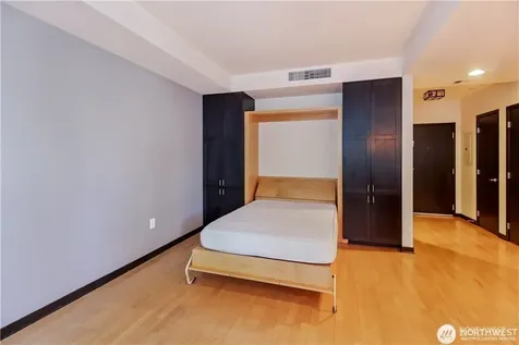 2716 Elliott Avenue Seattle WA 98121