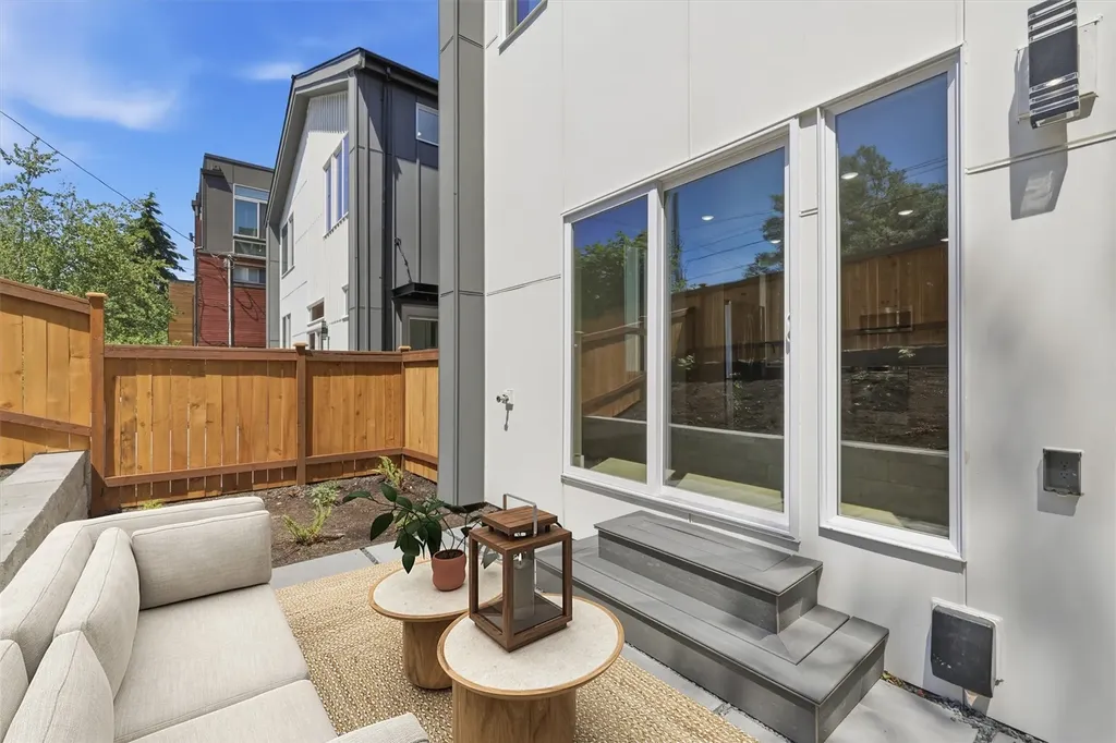 1401 29th Avenue Seattle WA 98122