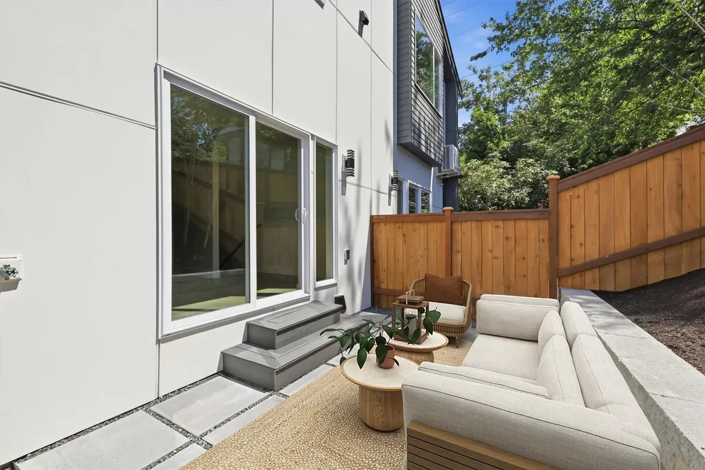 1401 29th Avenue Seattle WA 98122