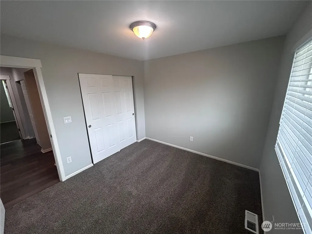 1218 32nd Street NE Auburn WA 98002