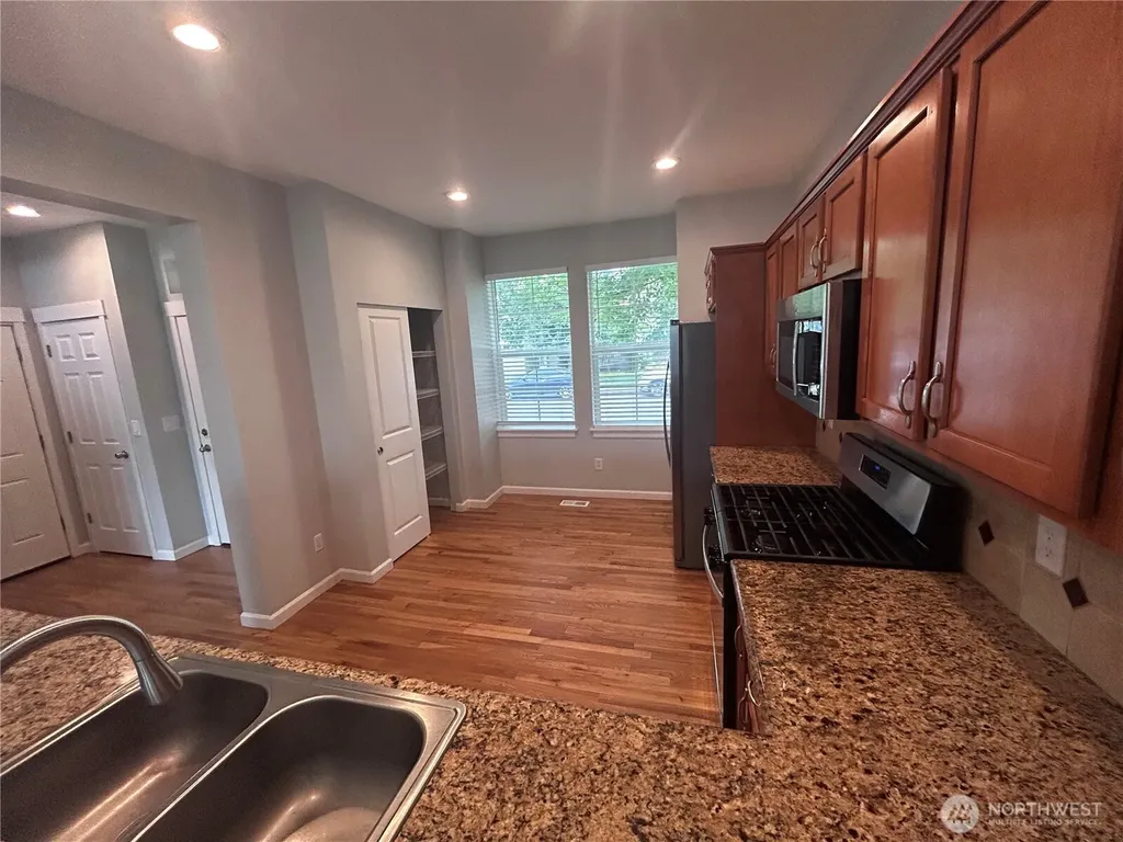 1218 32nd Street NE Auburn WA 98002