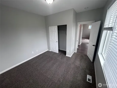 1218 32nd Street NE Auburn WA 98002