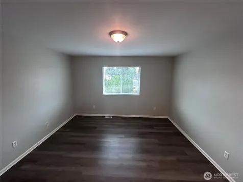1218 32nd Street NE Auburn WA 98002