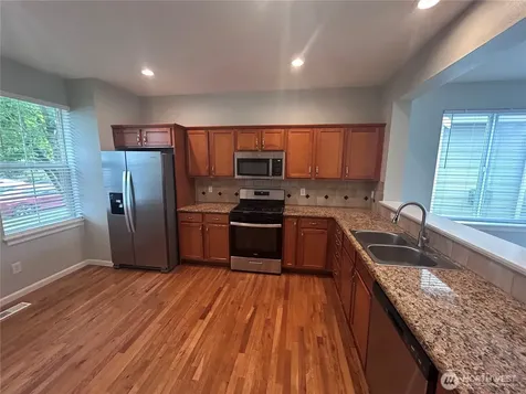 1218 32nd Street NE Auburn WA 98002