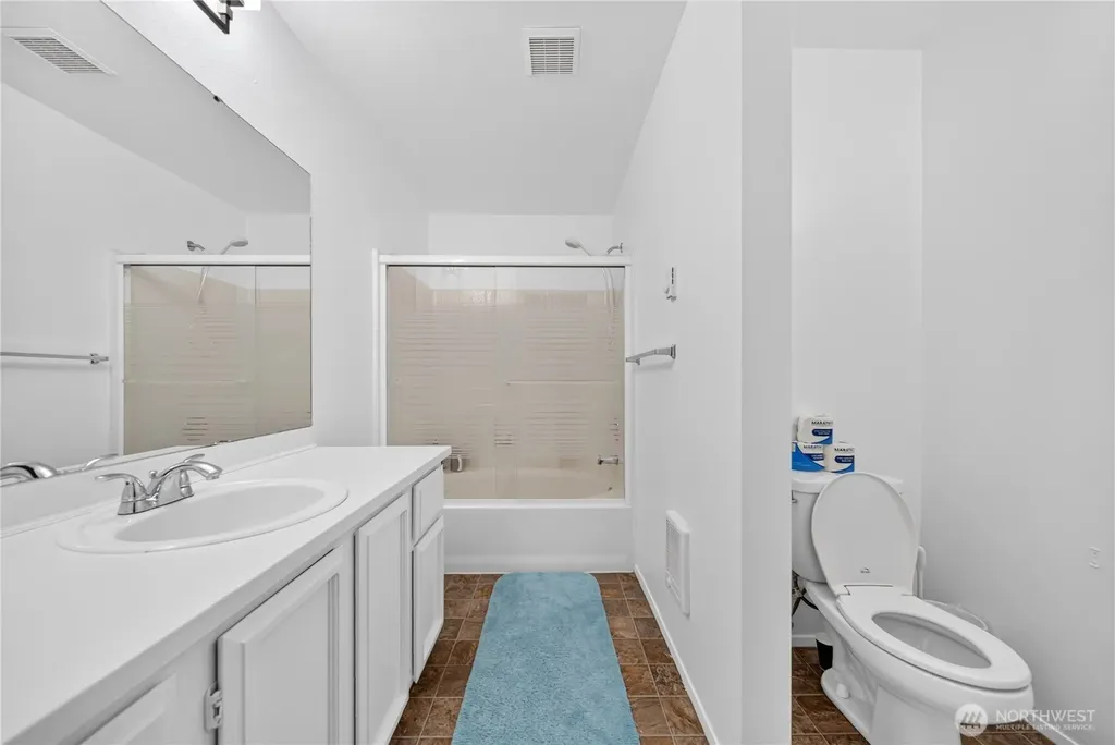 6707 S 239th Street Kent WA 98032