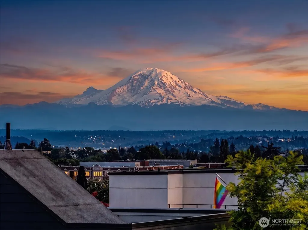 1426 18th Avenue Seattle WA 98122