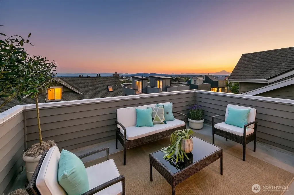 1426 18th Avenue Seattle WA 98122