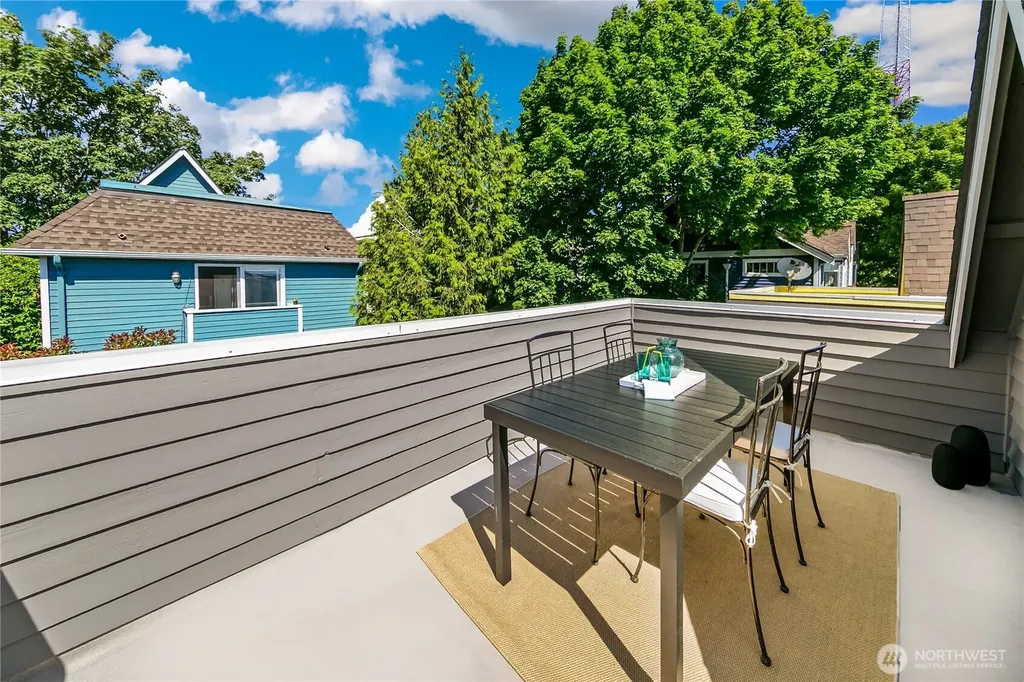 1426 18th Avenue Seattle WA 98122