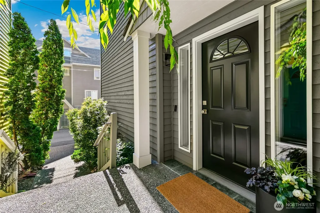 1426 18th Avenue Seattle WA 98122