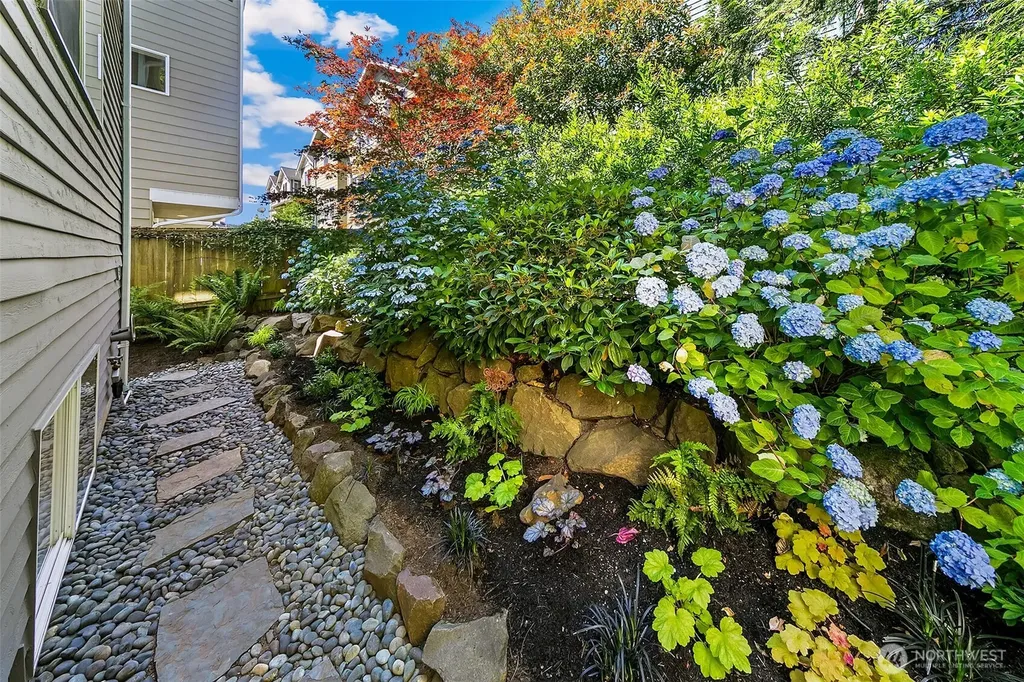 1426 18th Avenue Seattle WA 98122