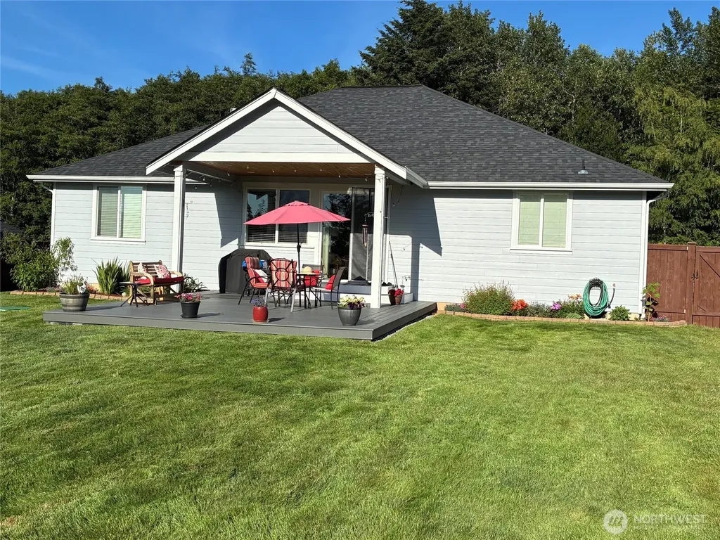 10135 Albany Park Lane SW Rochester WA 98579