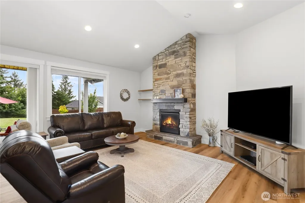10135 Albany Park Lane SW Rochester WA 98579