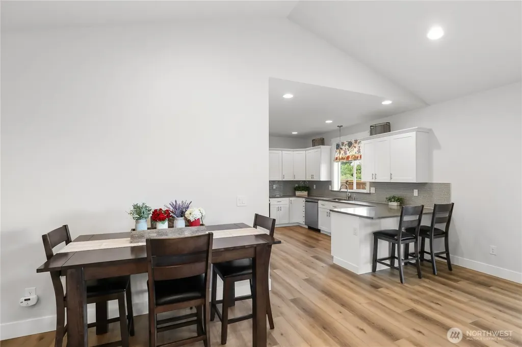 10135 Albany Park Lane SW Rochester WA 98579