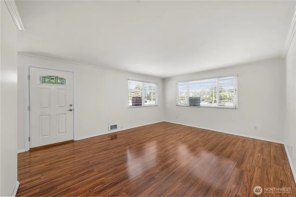 809 N 6th Street Renton WA 98057