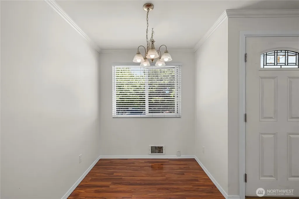 809 N 6th Street Renton WA 98057