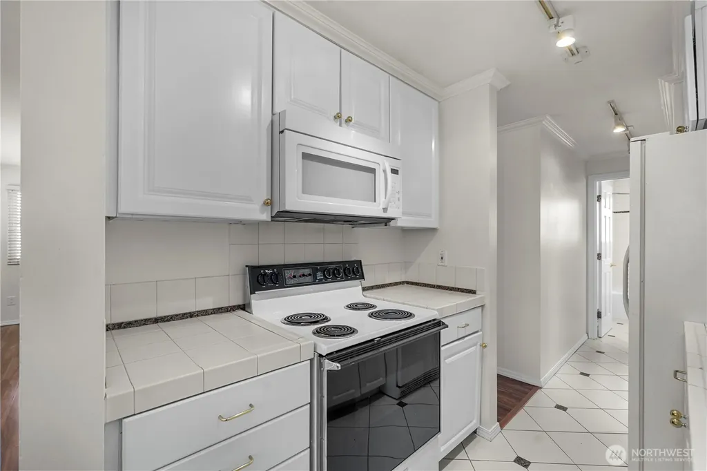 809 N 6th Street Renton WA 98057