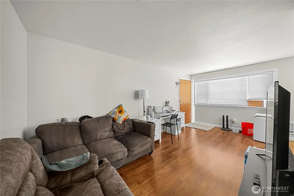 809 N 6th Street Renton WA 98057