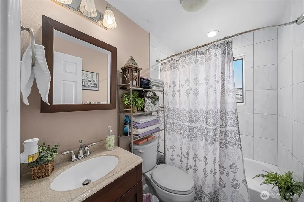 809 N 6th Street Renton WA 98057