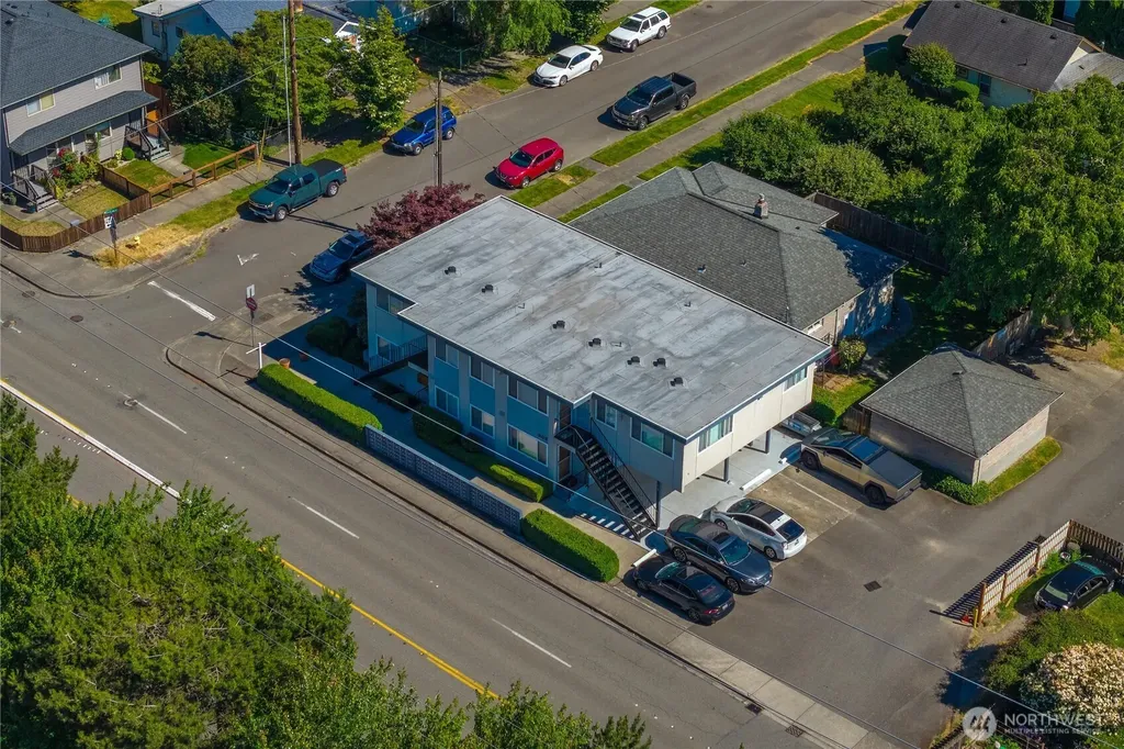 809 N 6th Street Renton WA 98057
