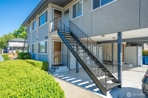 809 N 6th Street Renton WA 98057