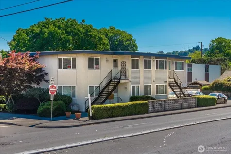 809 N 6th Street Renton WA 98057