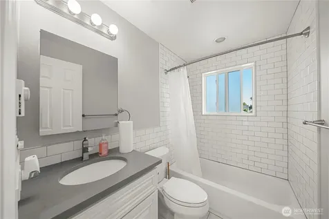 809 N 6th Street Renton WA 98057