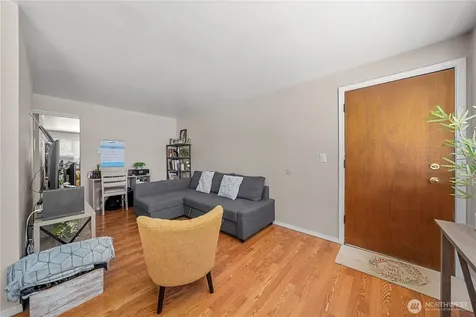 809 N 6th Street Renton WA 98057