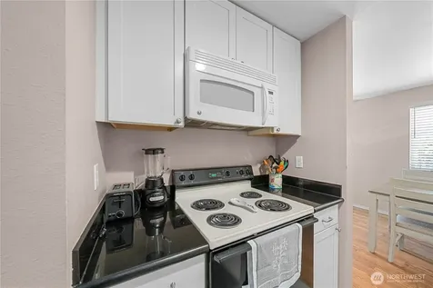 809 N 6th Street Renton WA 98057