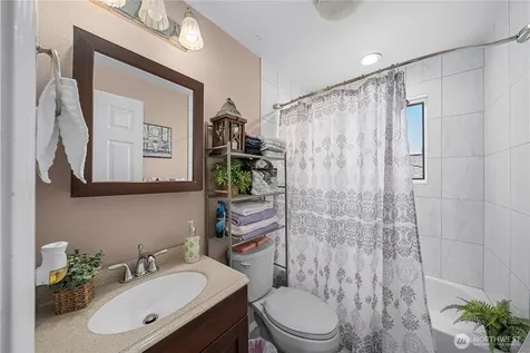 809 N 6th Street Renton WA 98057